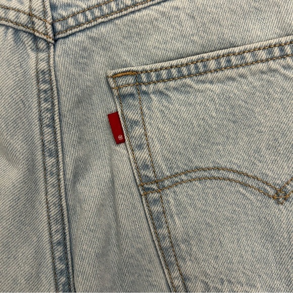 Levi's Women's 80s Mom Jeans Plus Size 18 W Light Blue Premium High Rise EUC - Picture 7 of 16